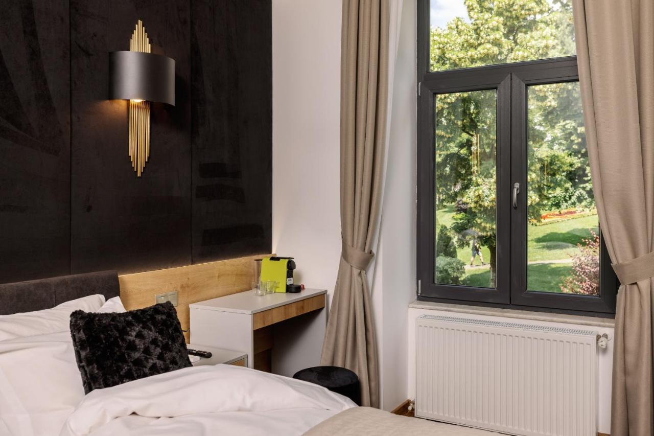 Haller Boutique Târgu-Mureş Zewnętrze zdjęcie