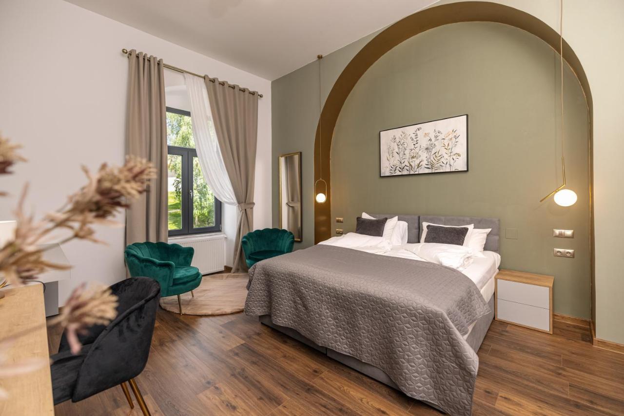 Haller Boutique Târgu-Mureş Zewnętrze zdjęcie