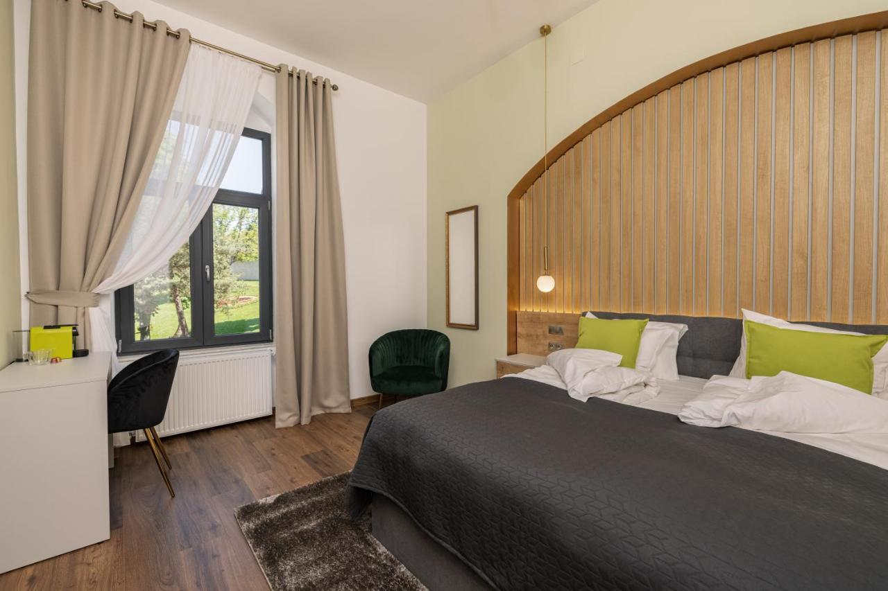 Haller Boutique Târgu-Mureş Zewnętrze zdjęcie