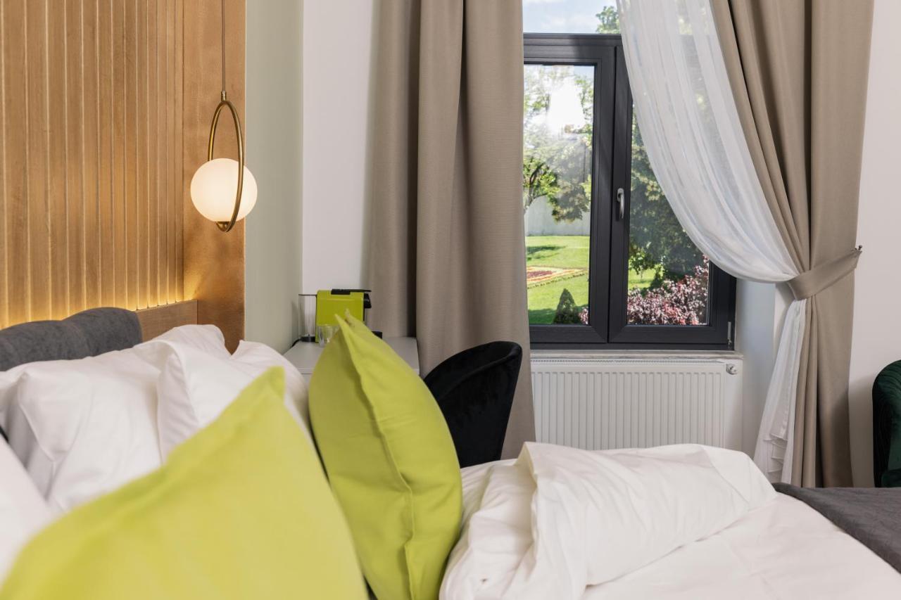 Haller Boutique Târgu-Mureş Zewnętrze zdjęcie