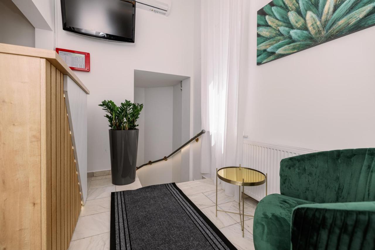 Haller Boutique Târgu-Mureş Zewnętrze zdjęcie